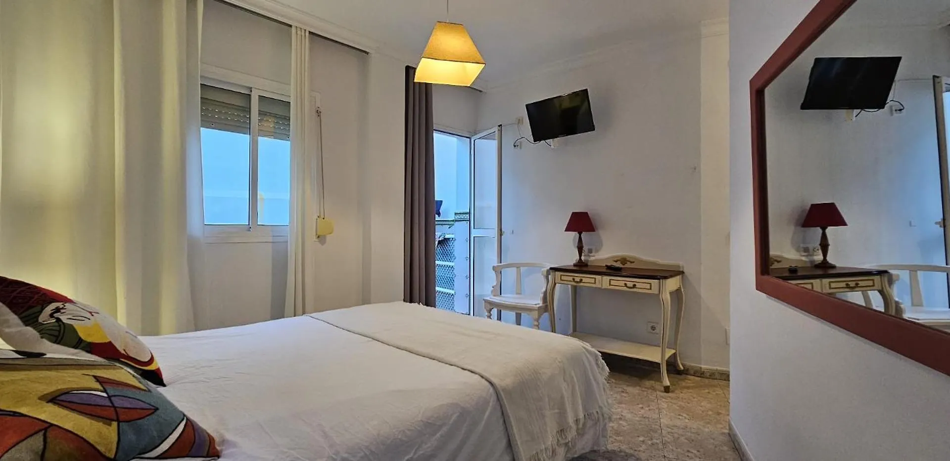 Hostal Luna De Nerja Hotel