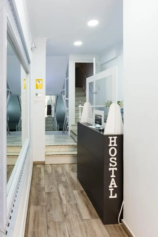 Hostal Luna De Nerja Hotell