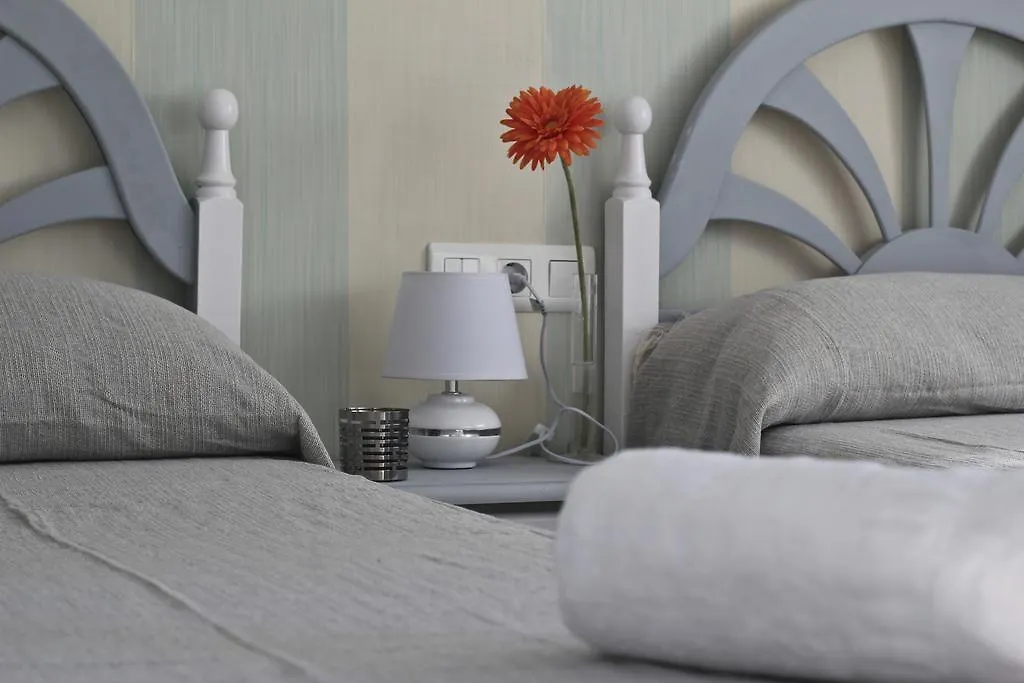 Hostal Luna De Nerja