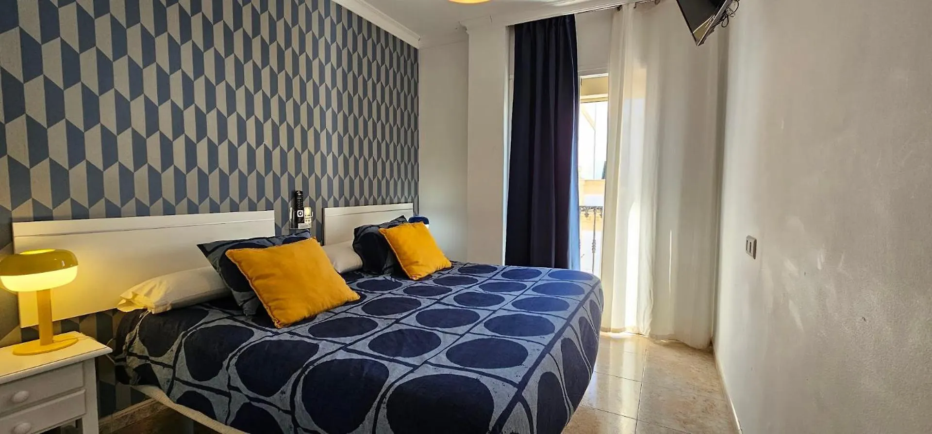 Hostal Luna De Nerja 2*,  Spanien